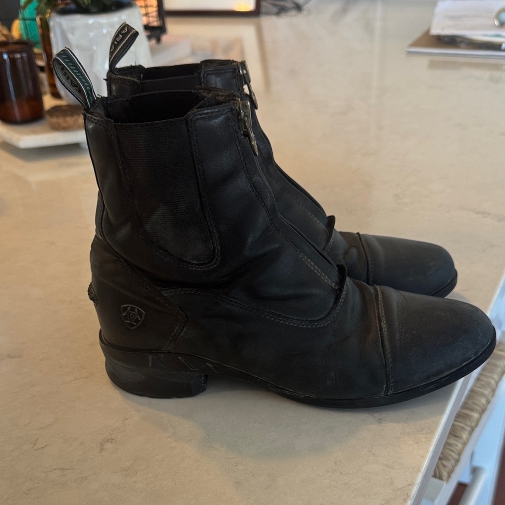 Ariat women’s Black Leather Paddock Boots